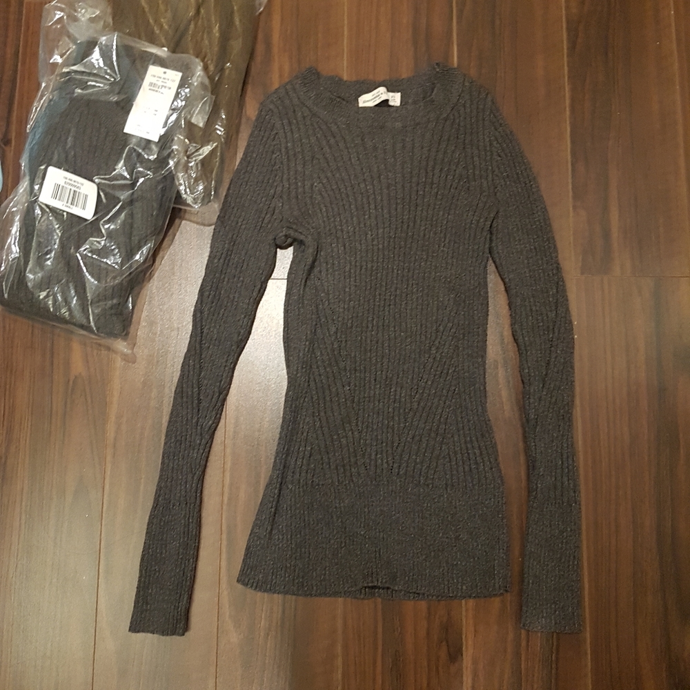 A&F waist slimming sweater (grey) - Picture 4 of 8